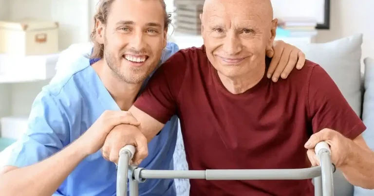 Aide à Domicile Personnes Âgées 2026 : Guide Complet & Tarifs