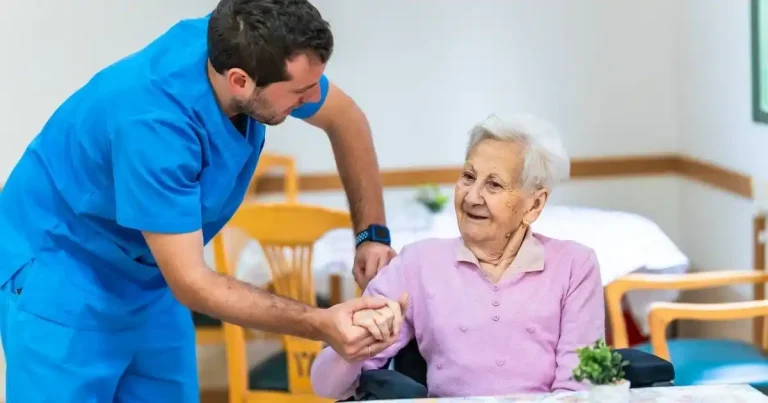 Concepteur Parcours Santé Seniors : Métier & Missions 2026
